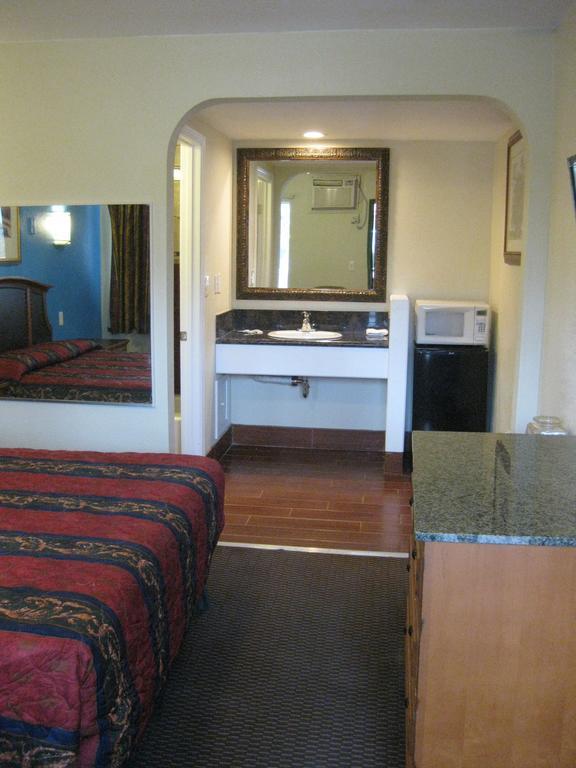 Sunshine Motel San Bernardino Habitación foto